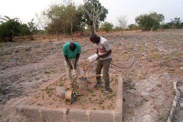 Making hazards into opportunities: what to do about too much and too little water in northern Ghana (IWMI)